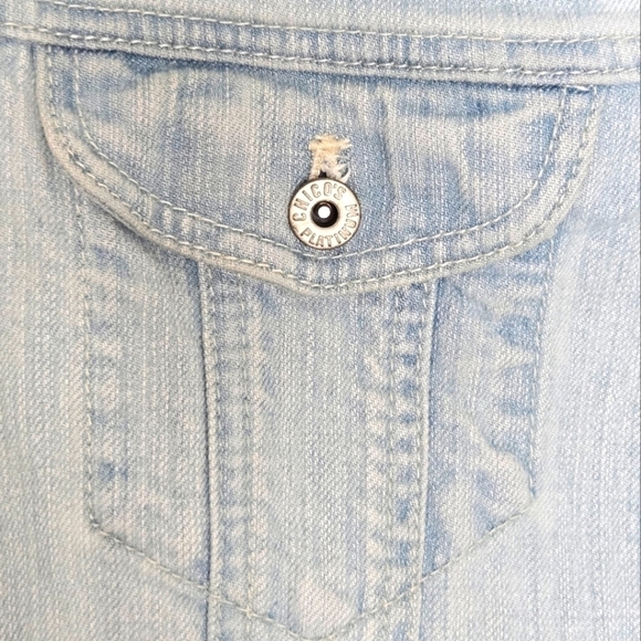 Chico's Platinum Vintage Light Wash Stretch Denim Jean Vest Size 1 Medium 8/10 - Picture 3 of 6